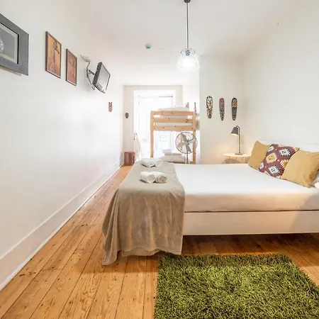 Happy At Chiado ליסבון