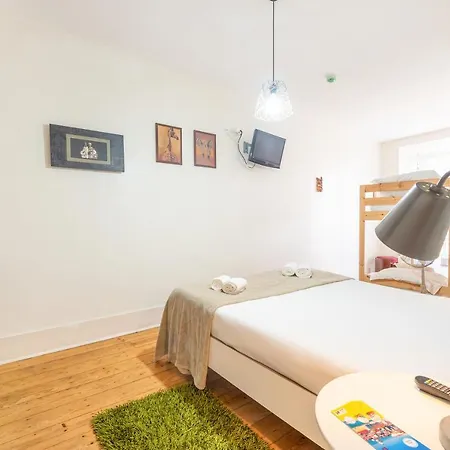 בית הארחה Happy At Chiado 3*