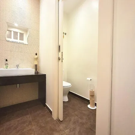 Happy At Chiado ליסבון