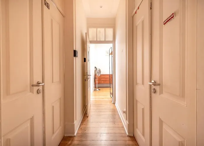 Happy At Chiado 3* Лиссабон